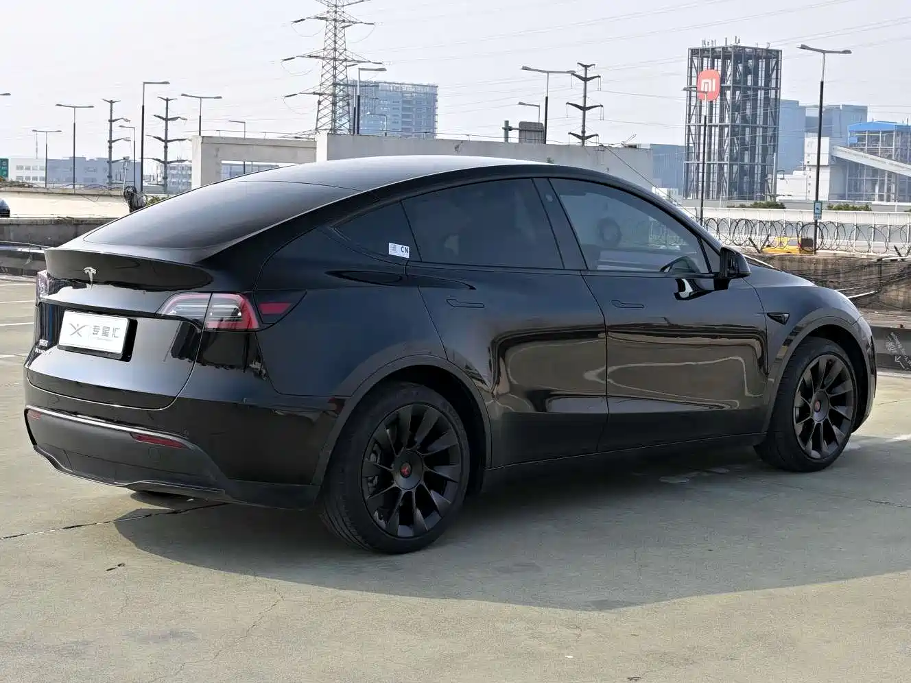 TESLA MODEL Y