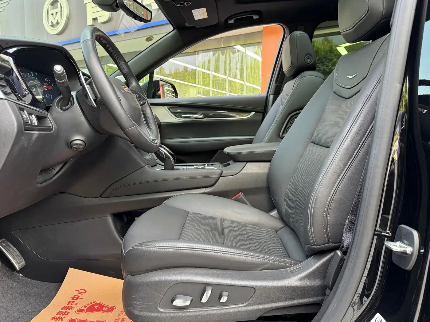 Cadillac XT6 2025 2025 2.0T 6-Seater AWD Executive Black Label Edition