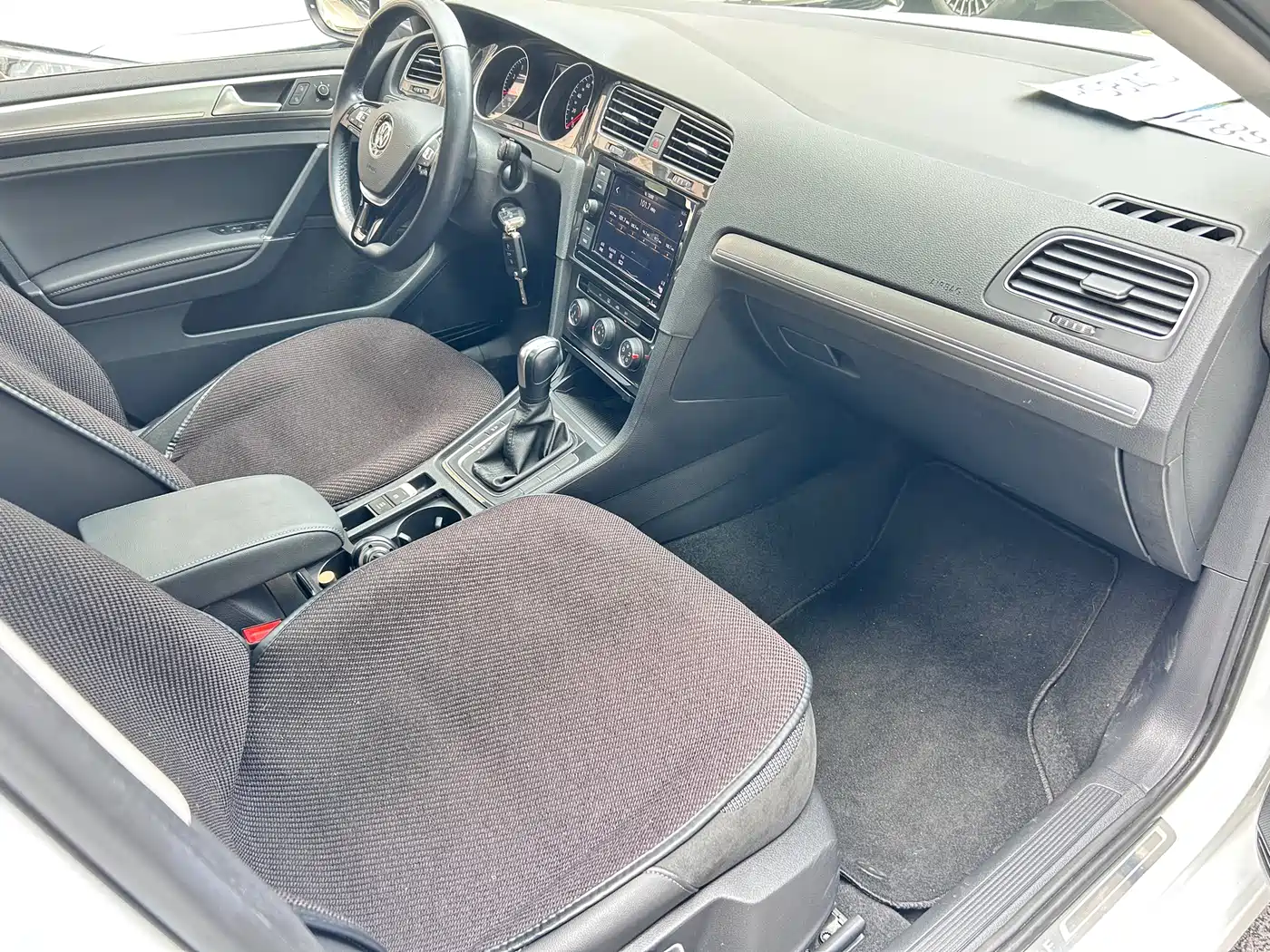 Volkswagen Golf 2018 230TSI Automatic Comfort фото 10