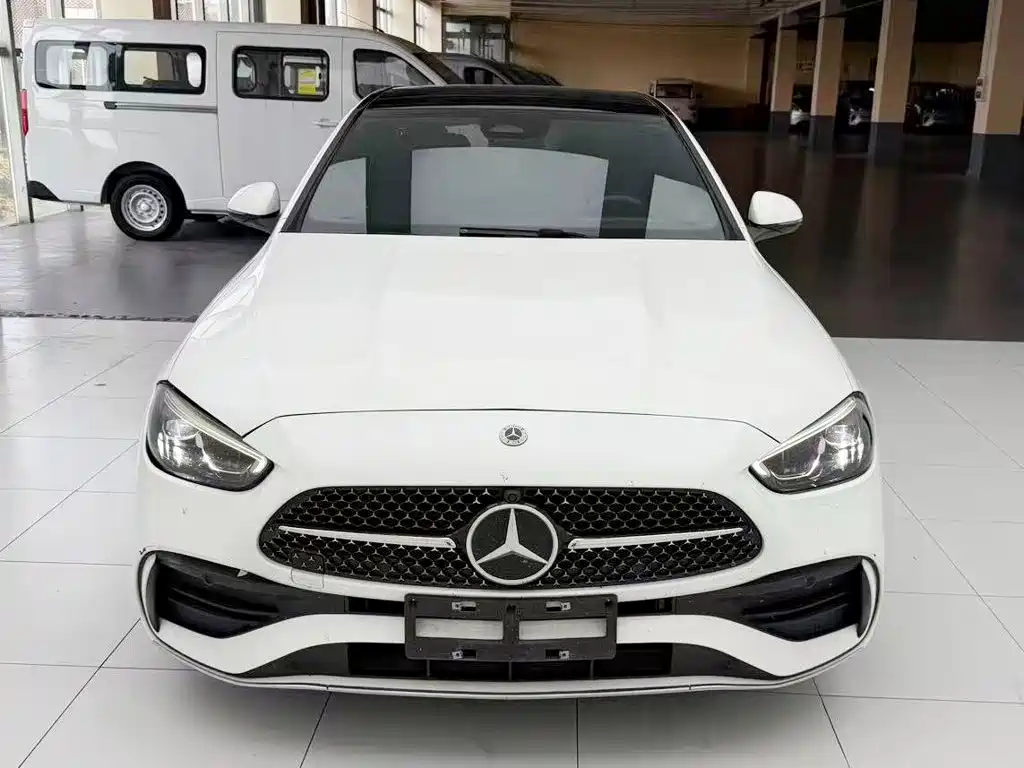 صورة 1 - Mercedes-Benz C-Class