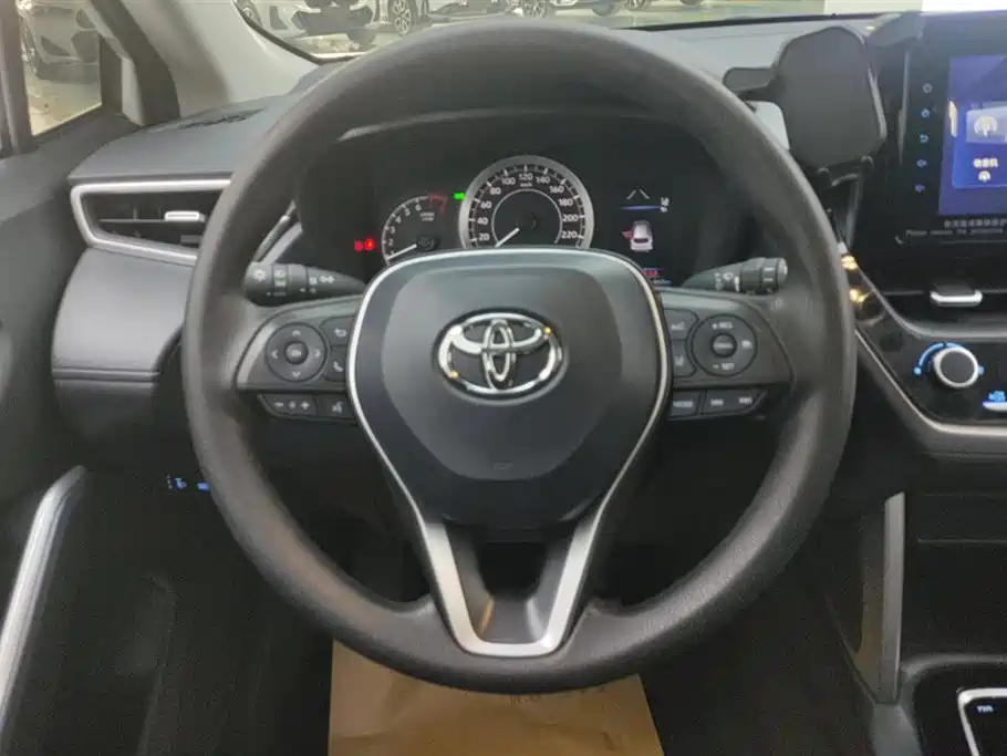 Toyota Frontlander 2022 2.0L CVT Leading Edition фото 15