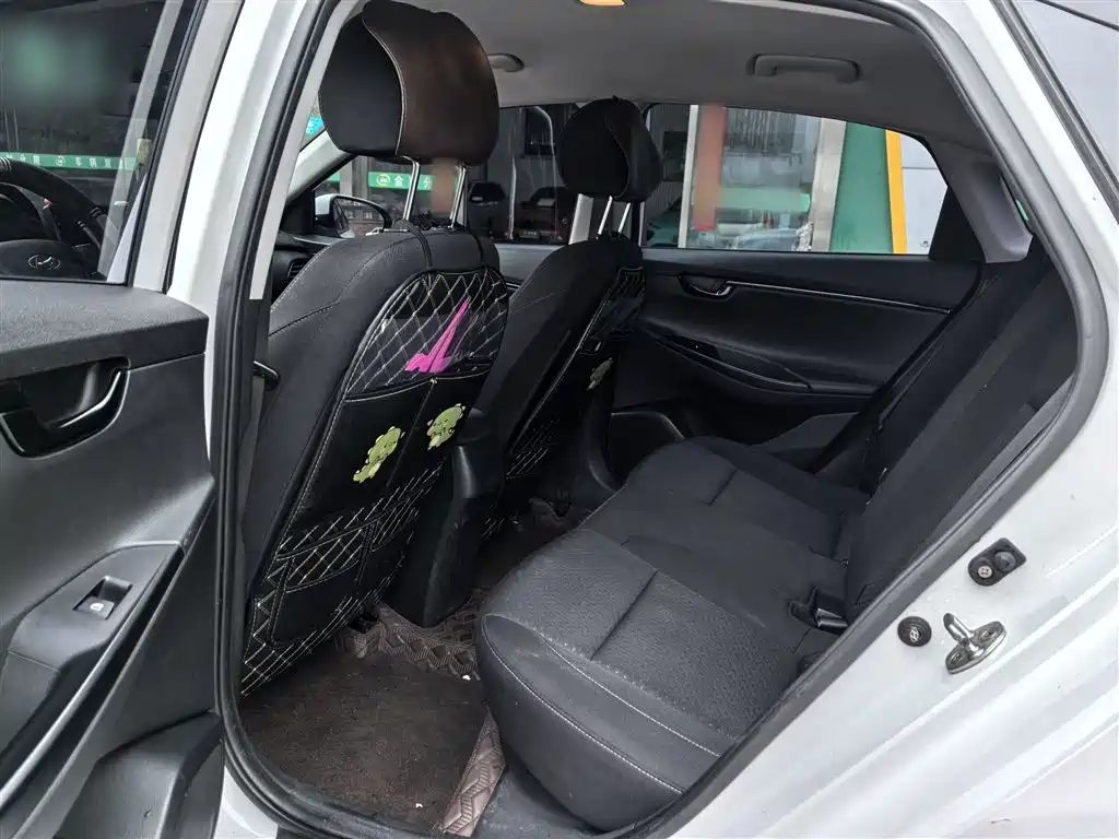 Hyundai Elantra 2018 1.6L Automatic Pleasing Edition GL China VI фото 10
