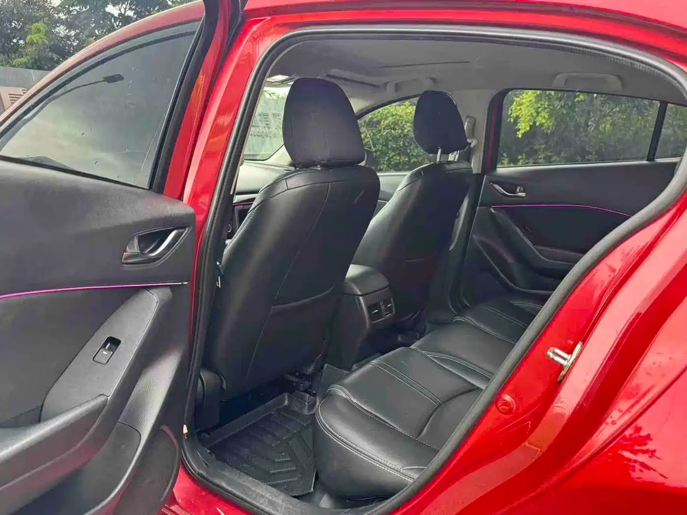 Photo 6 - Mazda Mazda 3
