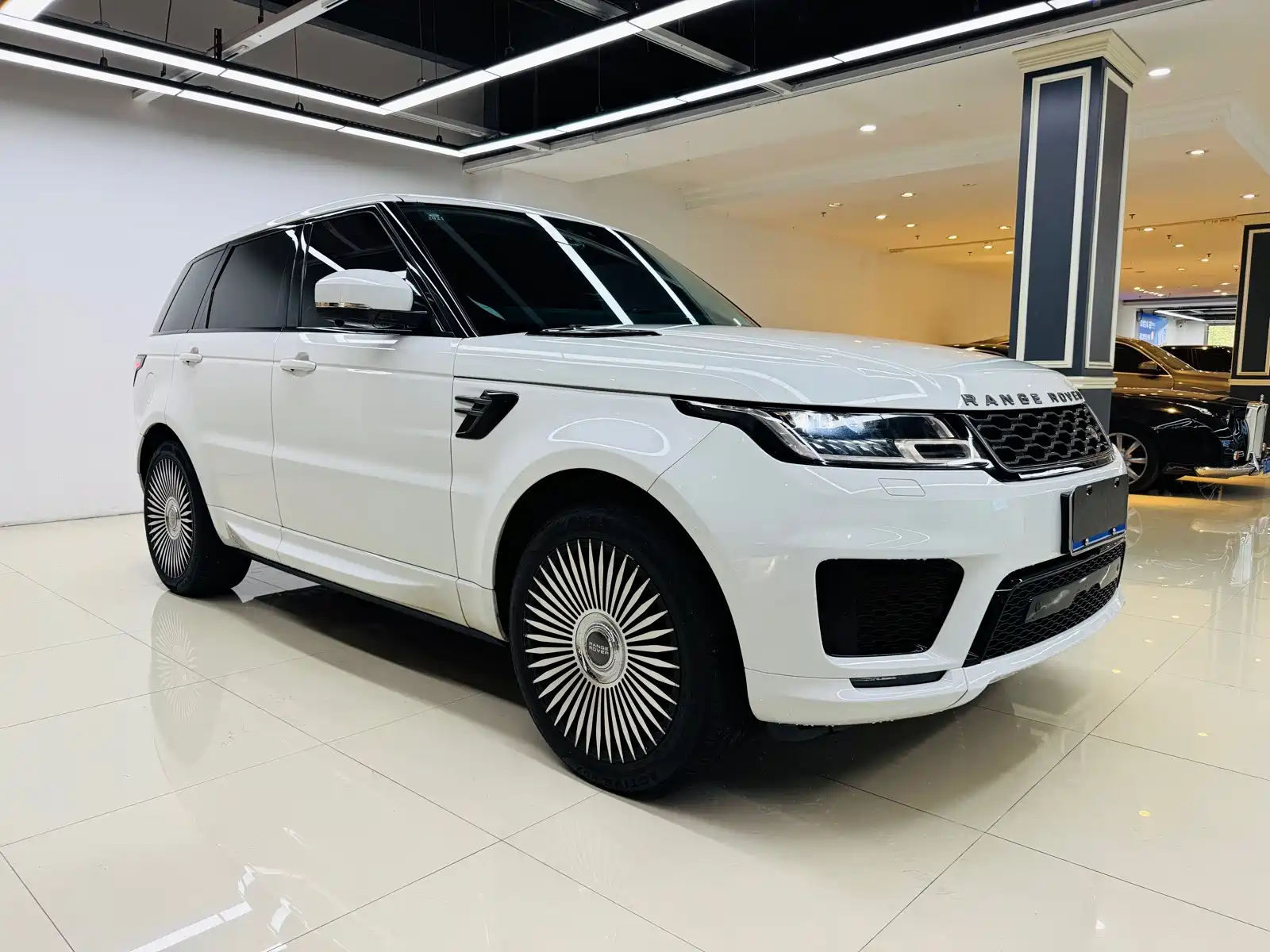 Фото 3 - Land Rover Range Rover Sport