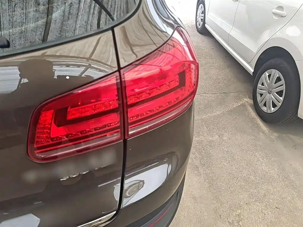 Volkswagen Tiguan 2015 1.8TSI Automatic 2WD Highline фото 8