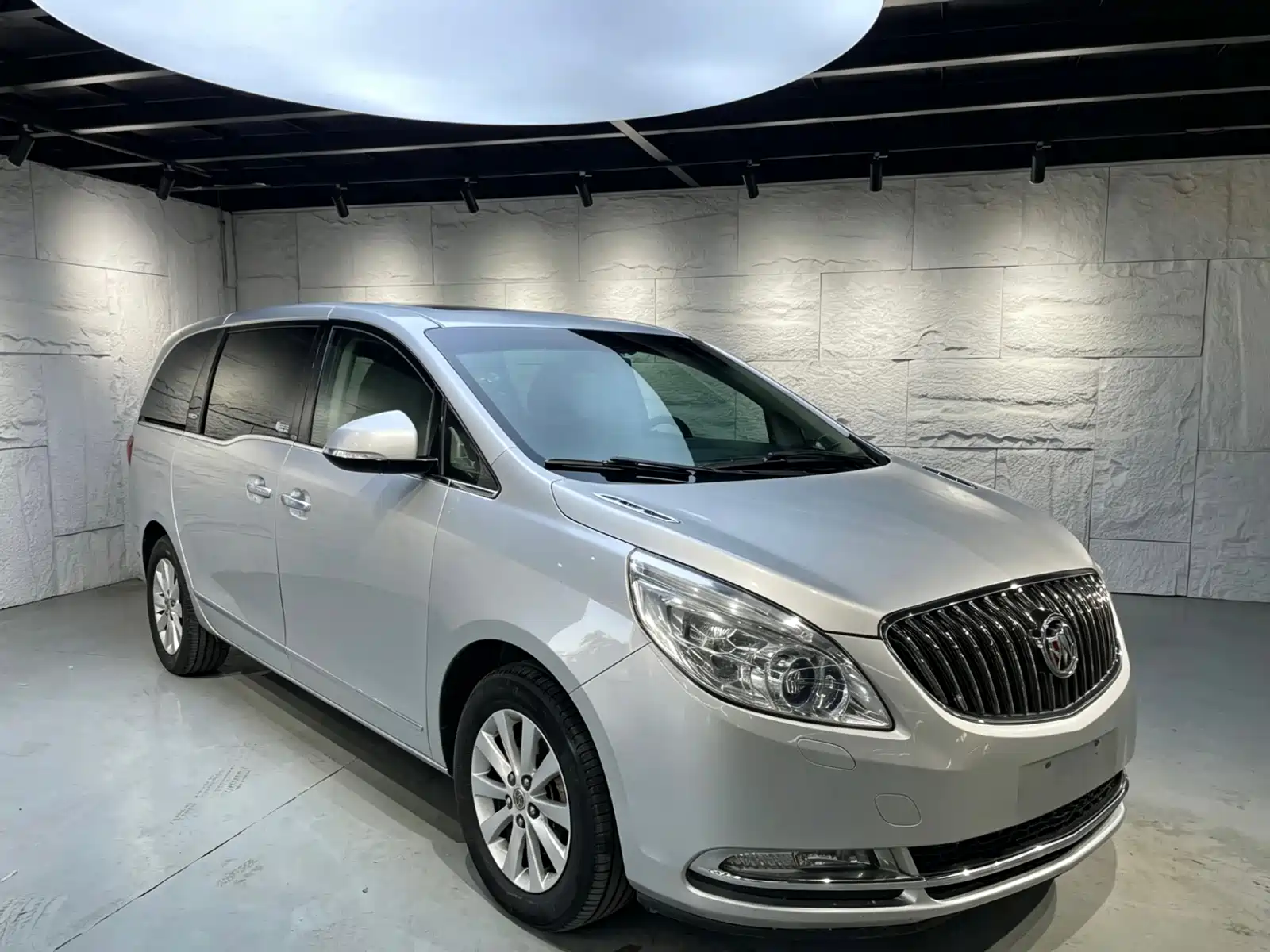 Фото 3 - Buick GL8