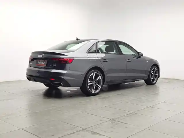 Audi A4L 2022 40 TFSI Luxury Dynamic — фото 2