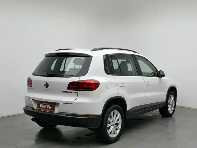 Volkswagen Tiguan 2015 1.8TSI Automatic 2WD Comfortline — фото 2