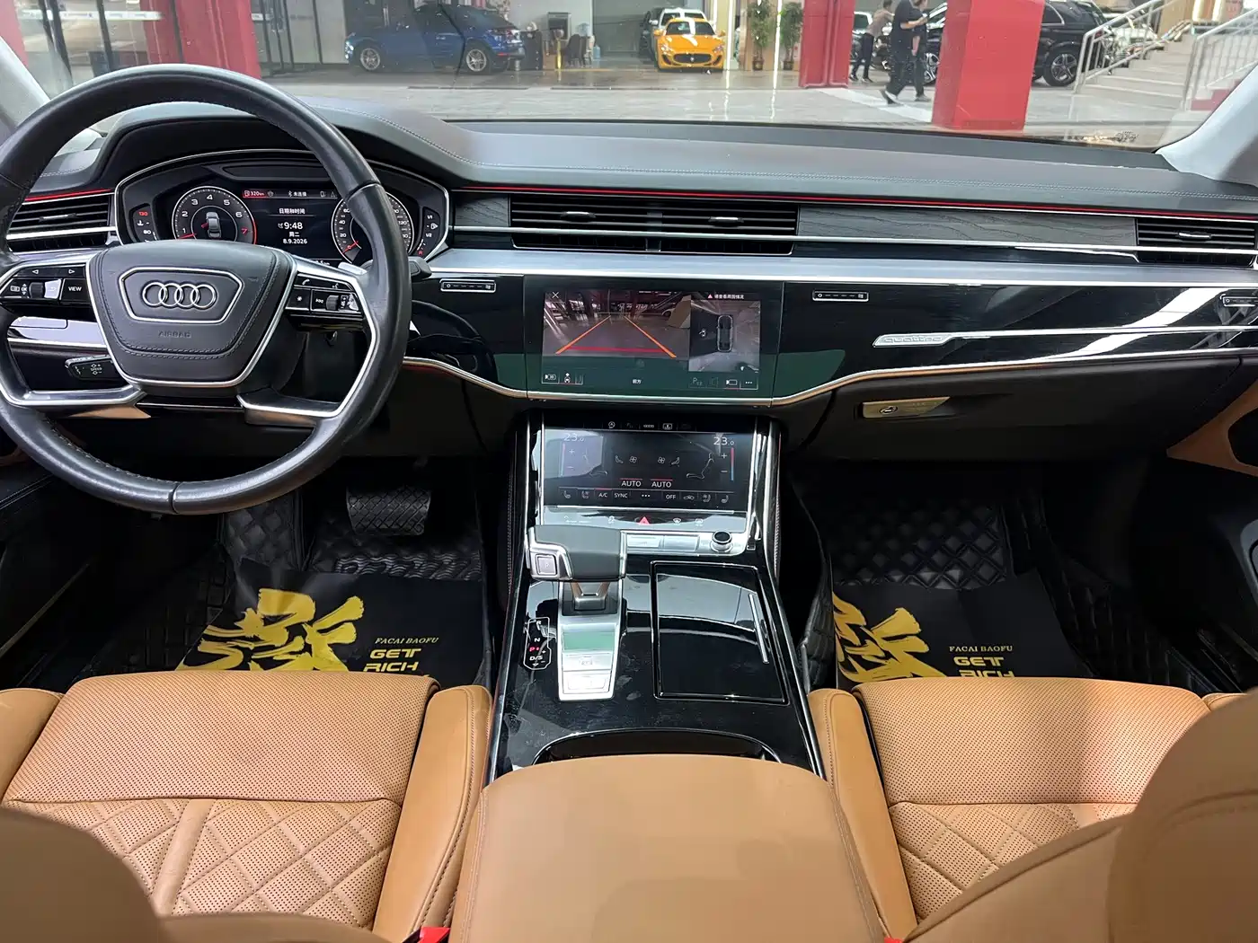 Фото 9 - Audi A8