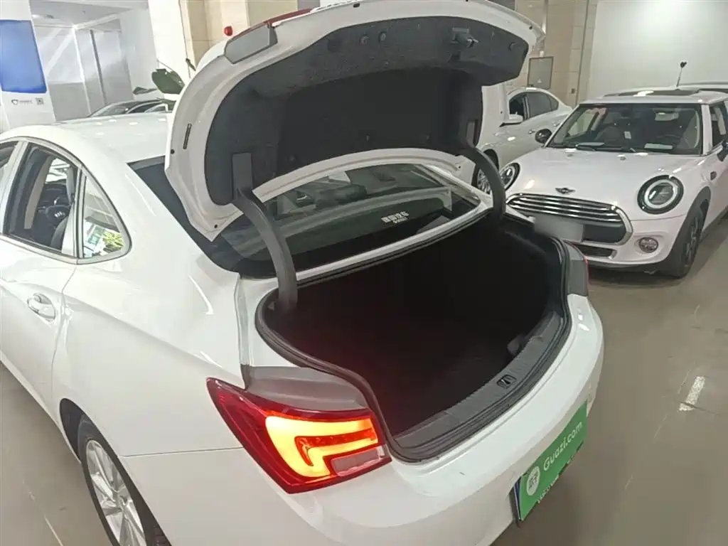 Buick Verano 2019 Sedan 15S Auto Leading фото 19