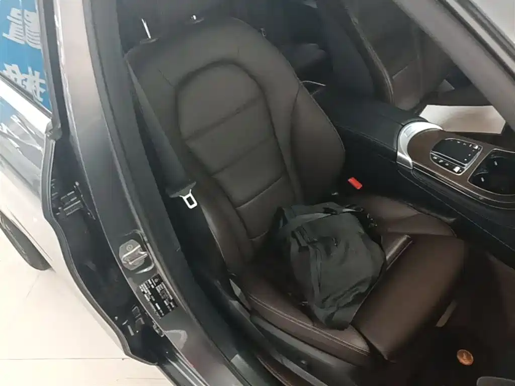 Mercedes-Benz GLC 2020 Facelift GLC 260 L 4MATIC Dynamic фото 25