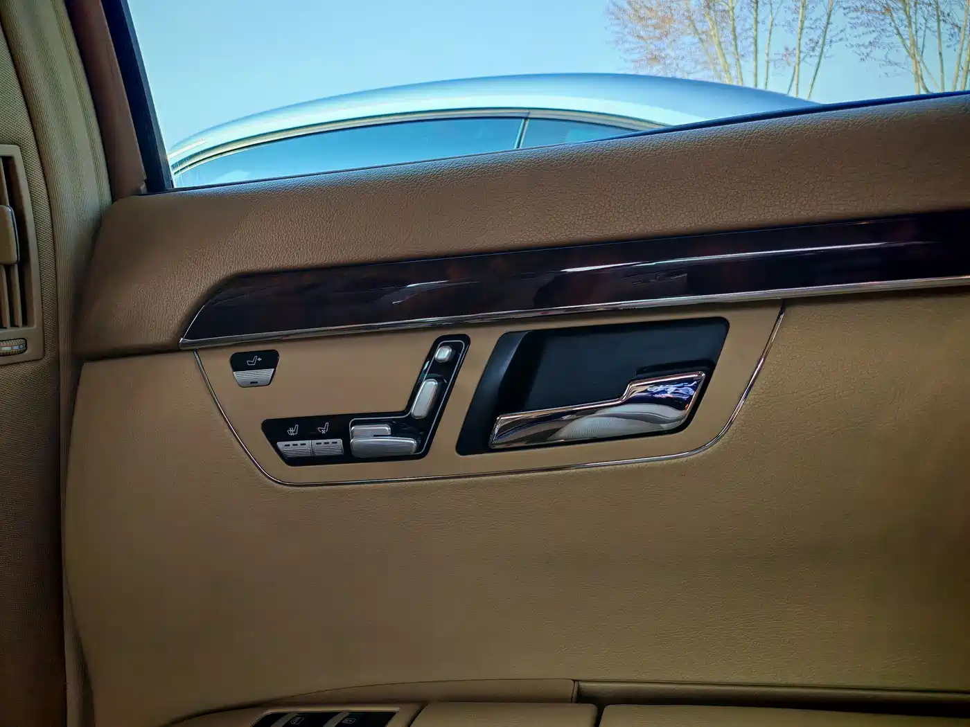 Mercedes-Benz S-Class 2012 S 300 L Luxury Grand Edition фото 23