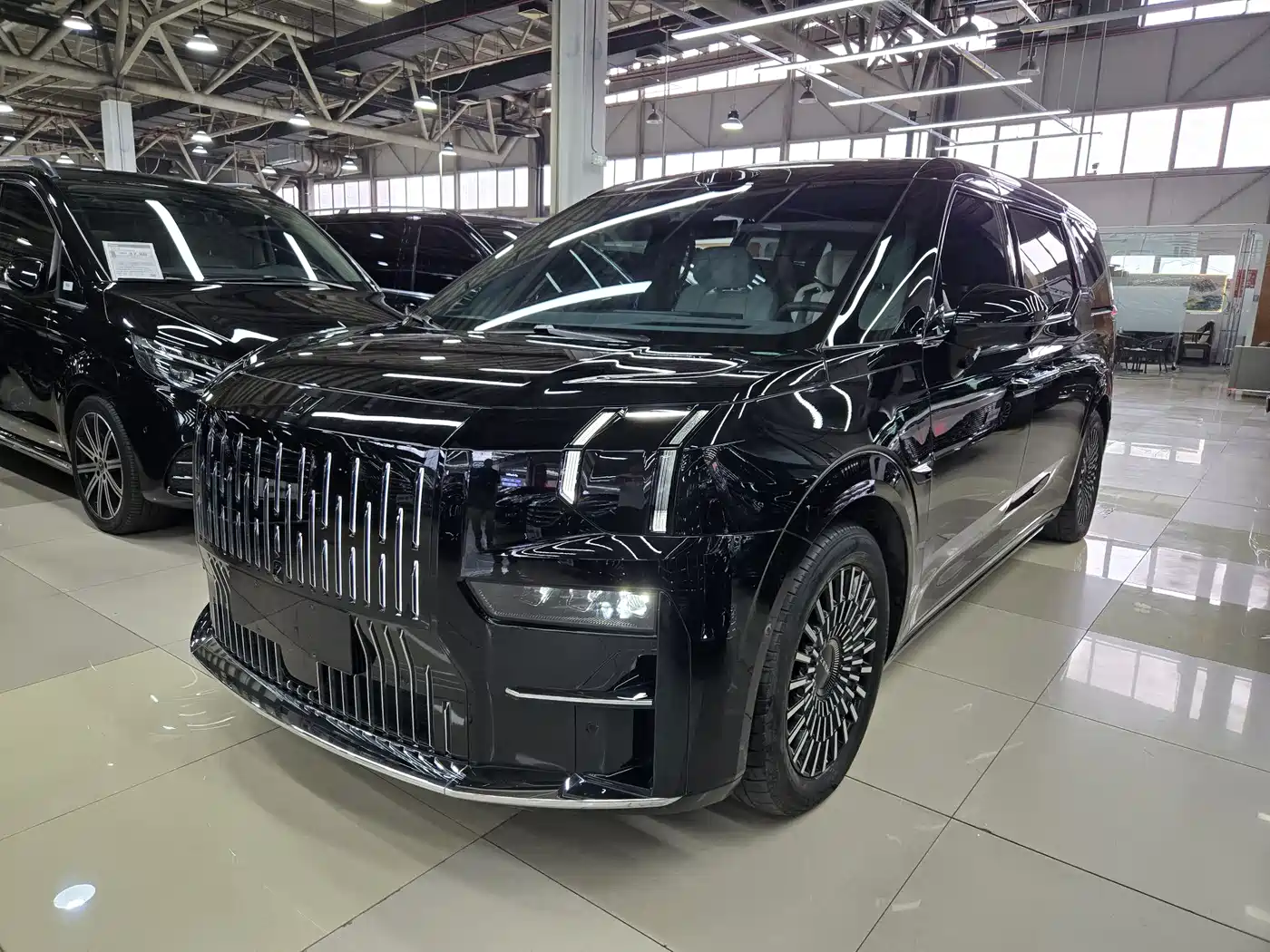 ZEEKR 009 2024 6-seat Executive AWD 108kWh