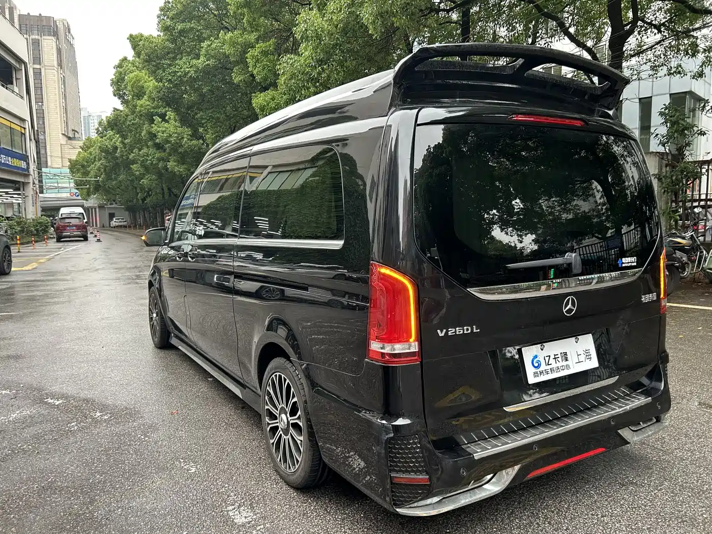Mercedes-Benz V-Class 2021 V 260 L Long Wheelbase Luxury Edition фото 41