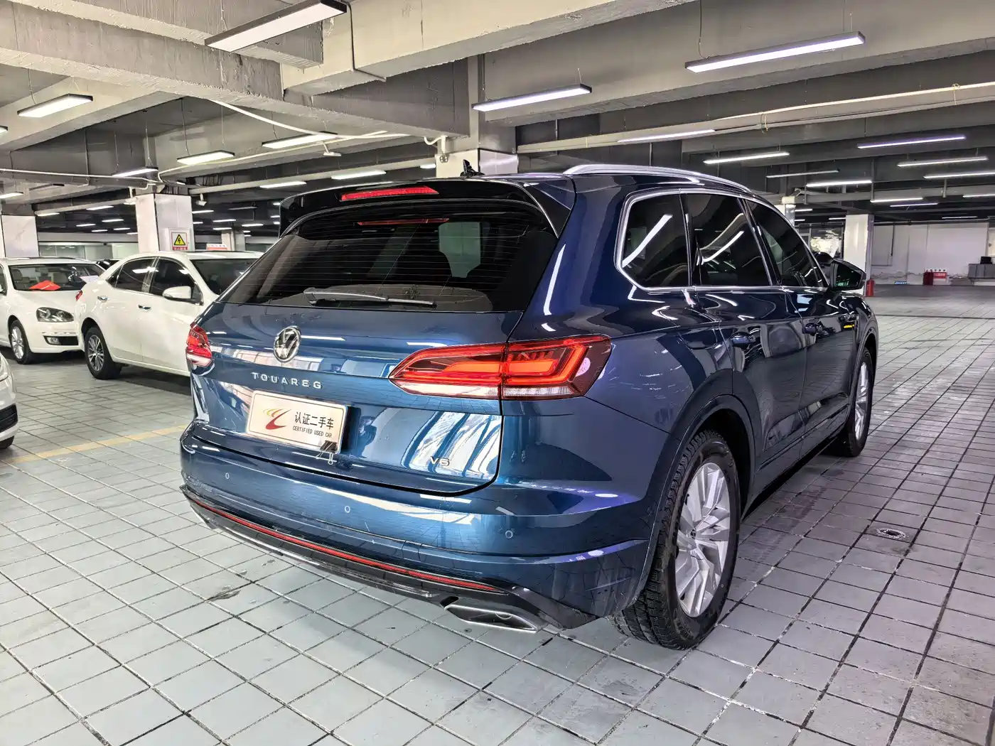 VOLKSWAGEN TOUAREG