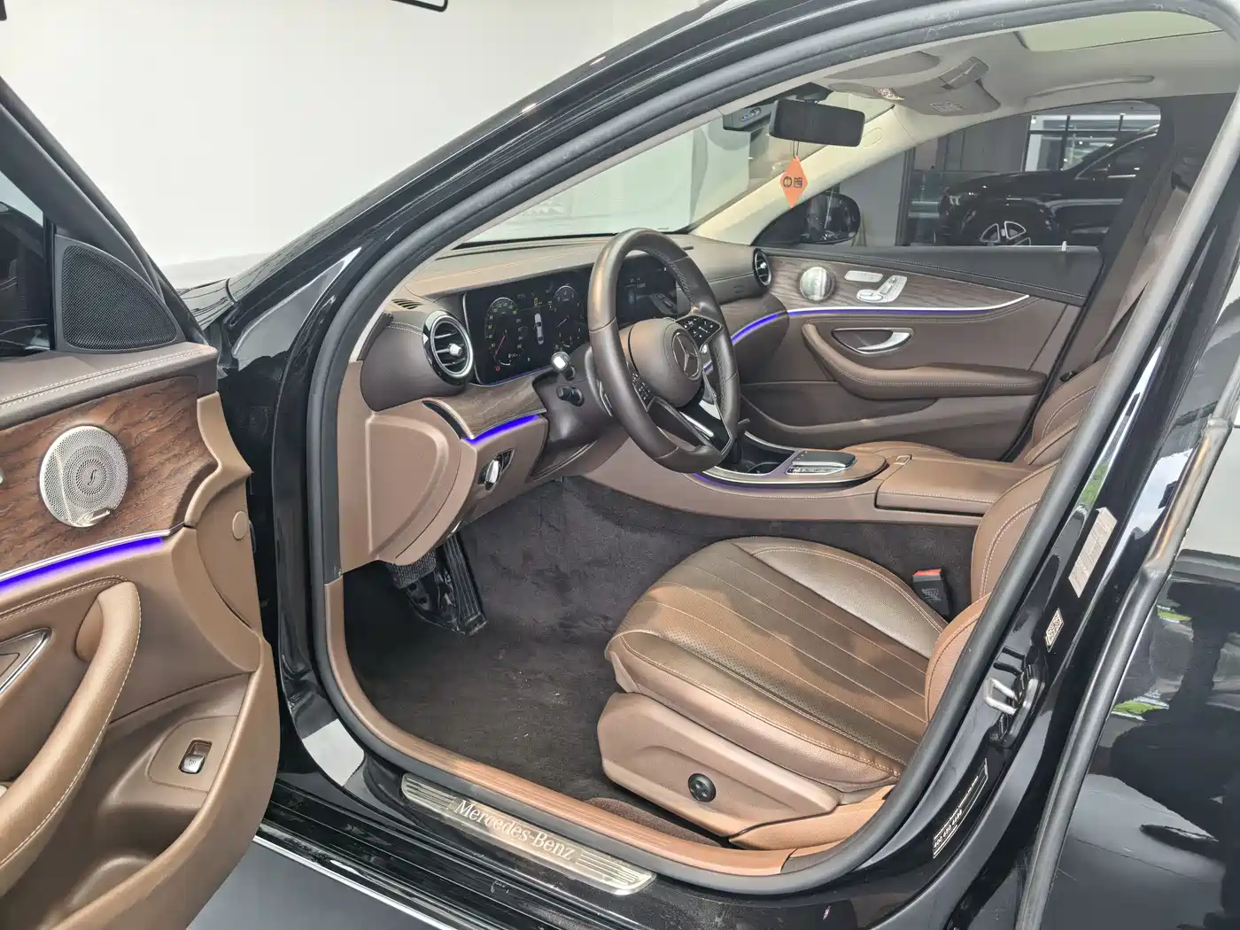 Mercedes-Benz E-Class 2023 Facelift E 300 L Luxury фото 12