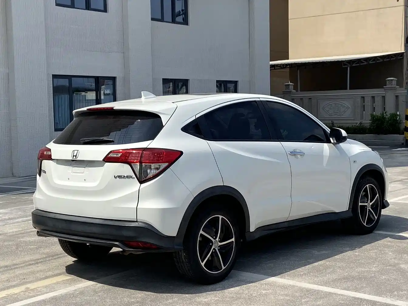 Фото 7 - Honda Vezel