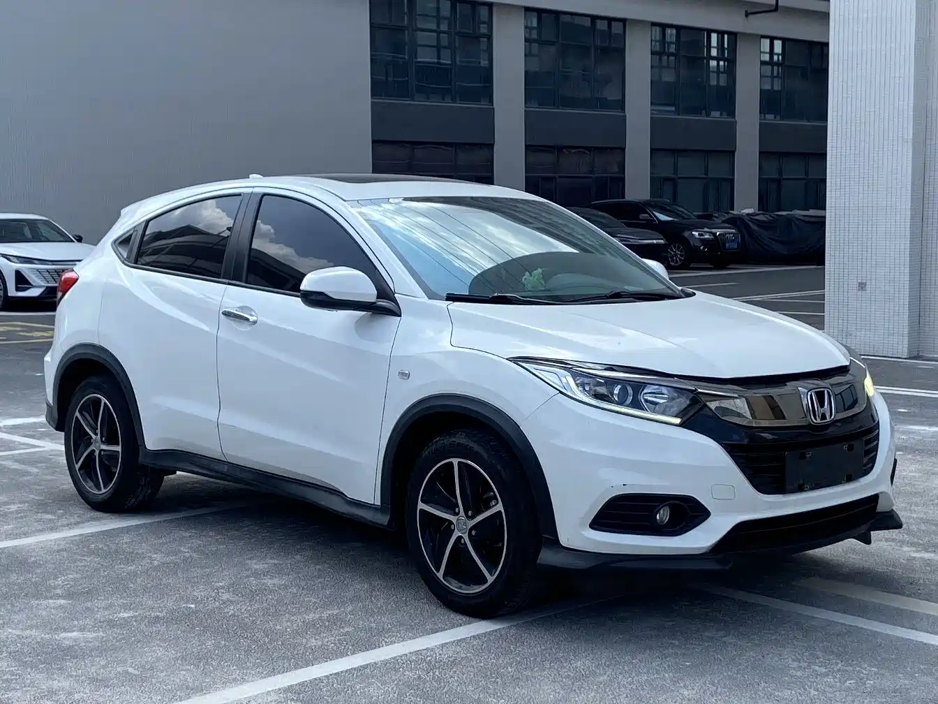 Фото 3 - Honda Vezel