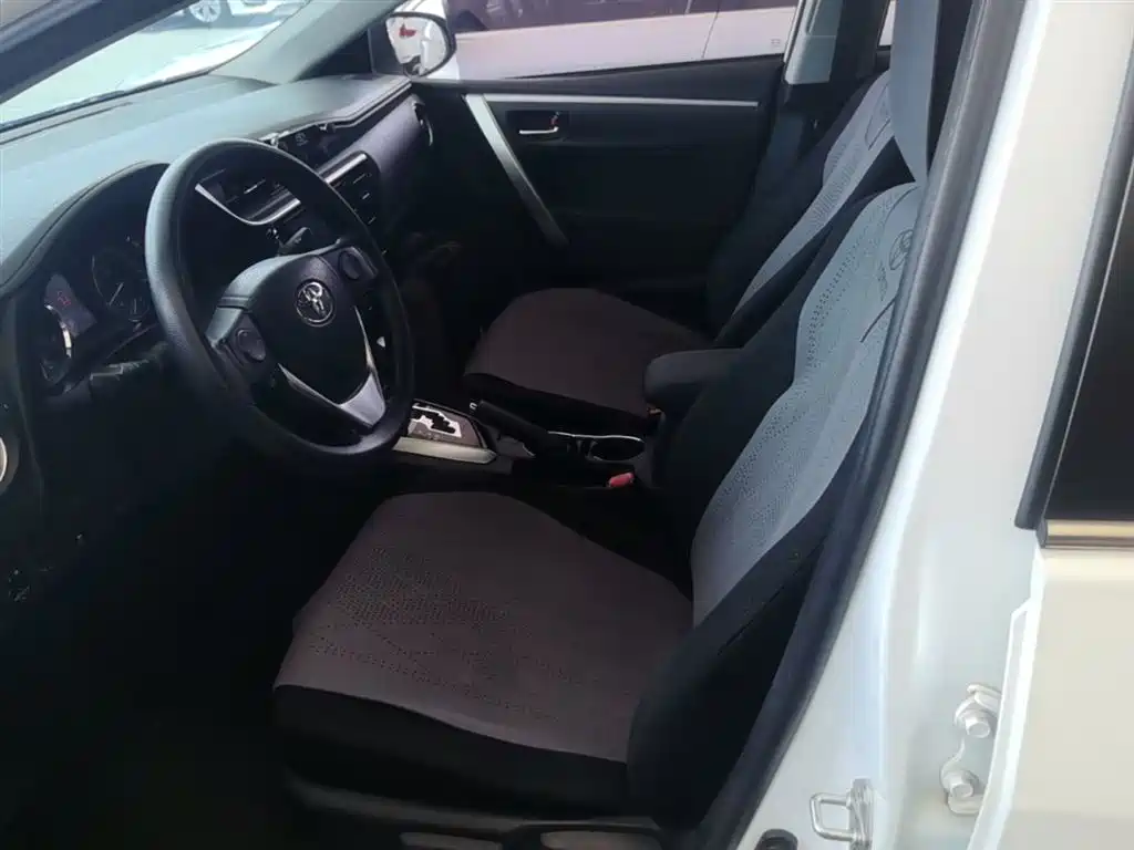 Toyota Corolla 2017 Facelift 1.2T S-CVT GL-i фото 15