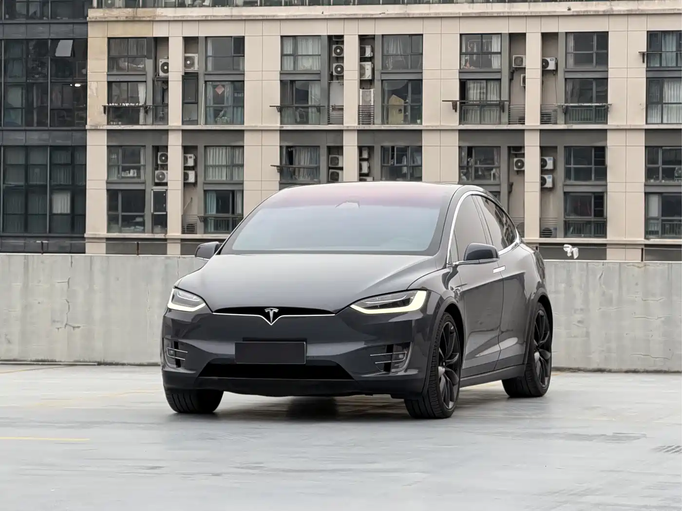 TESLA MODEL X