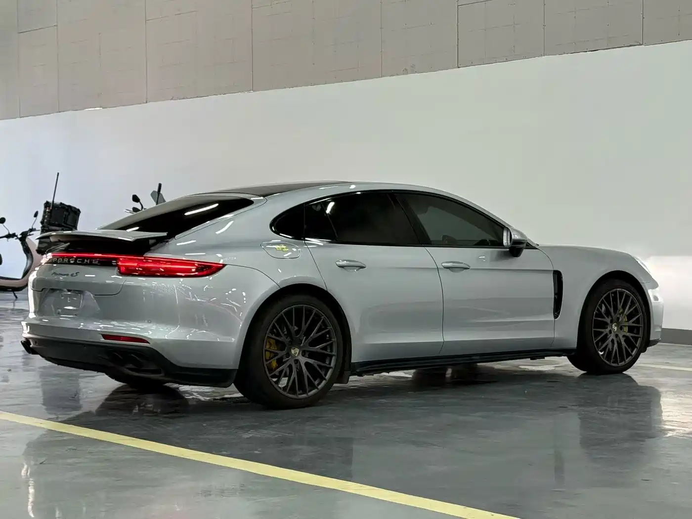 Фото 9 - Porsche Panamera