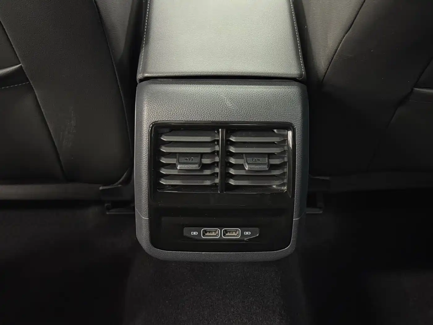 Volkswagen Sagitar 2022 280TSI DSG Excellence Edition фото 17
