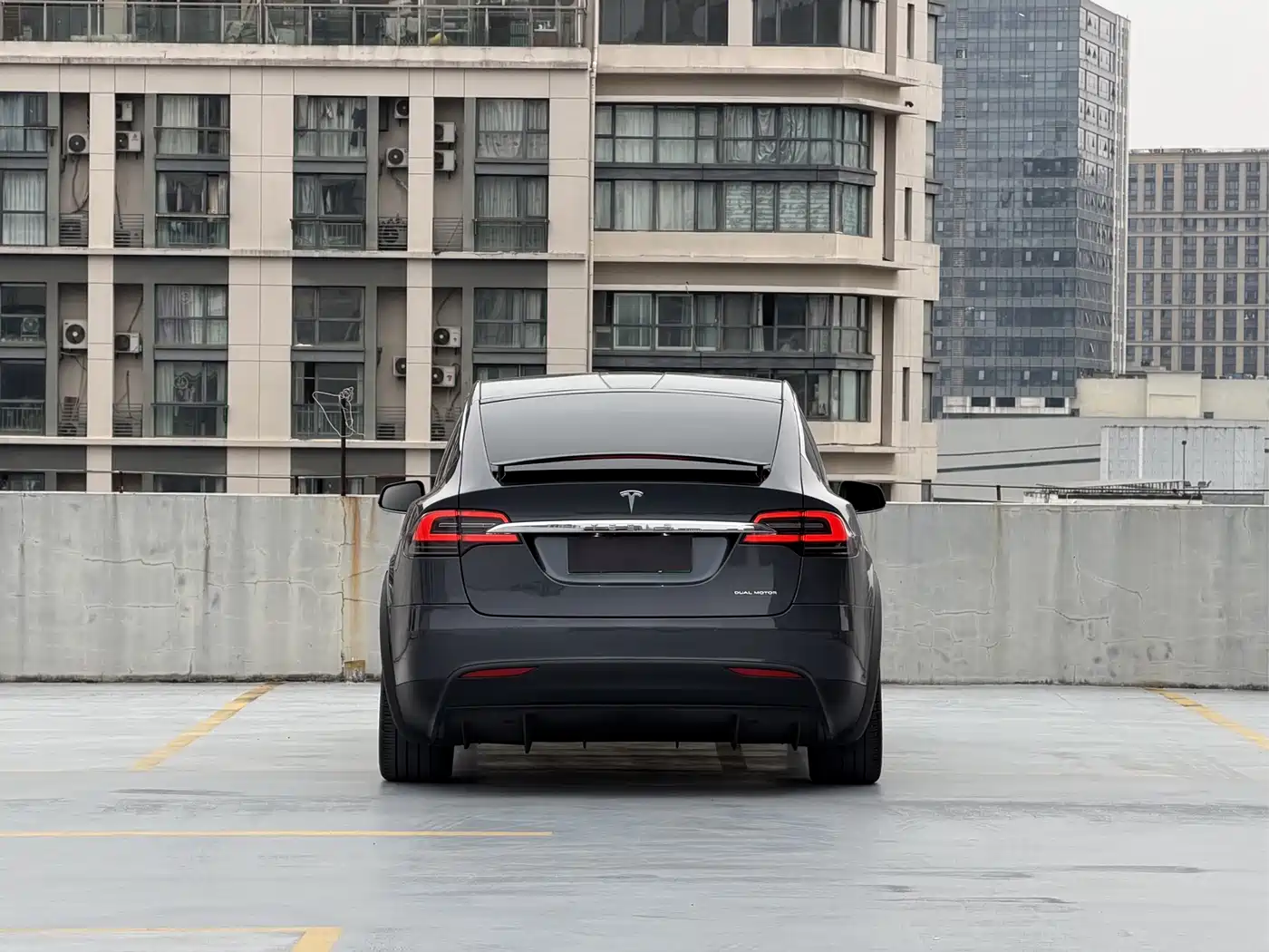 TESLA MODEL X