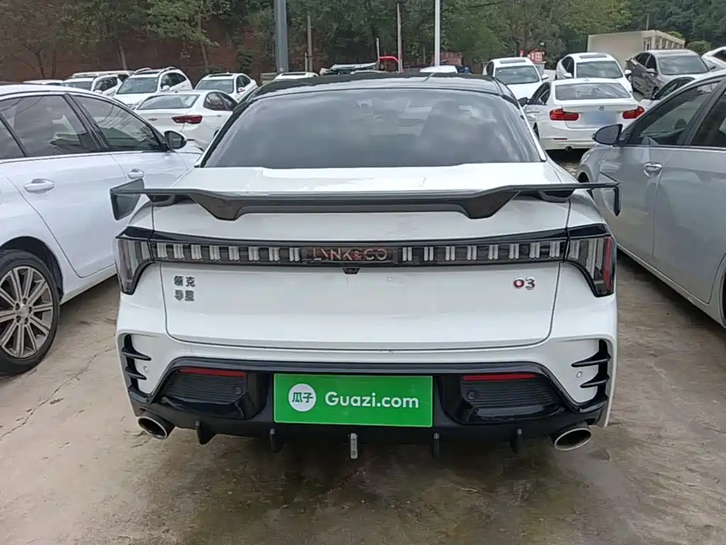 Фото 6 - Lynk & Co 03