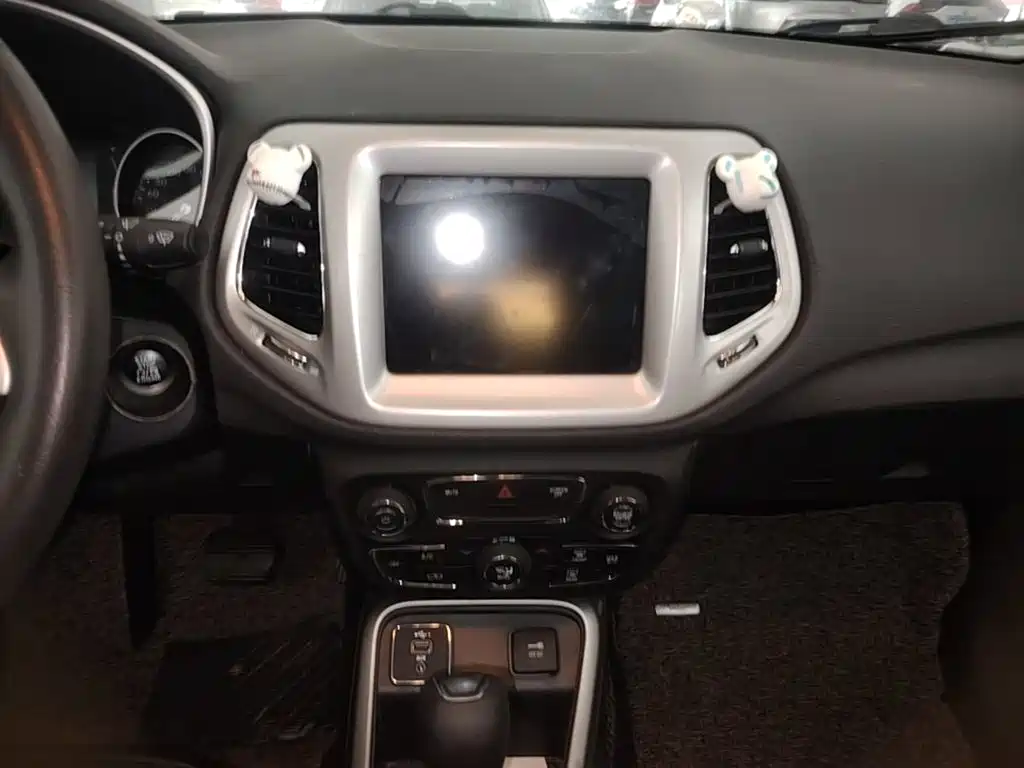 Фото 5 - Jeep Compass