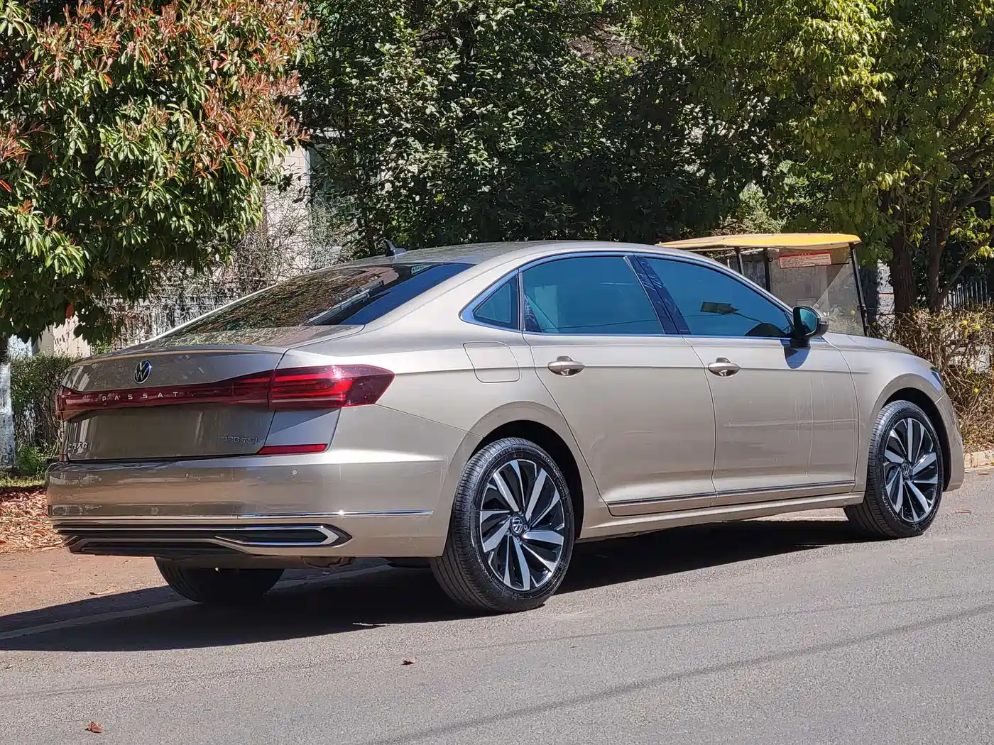 Volkswagen Passat 2022 330TSI Starlight Elite Edition фото 7