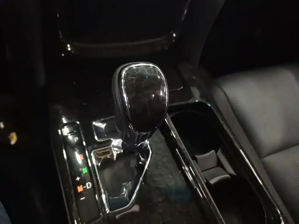 Toyota Crown 2018 2.0T Fashion Edition фото 14