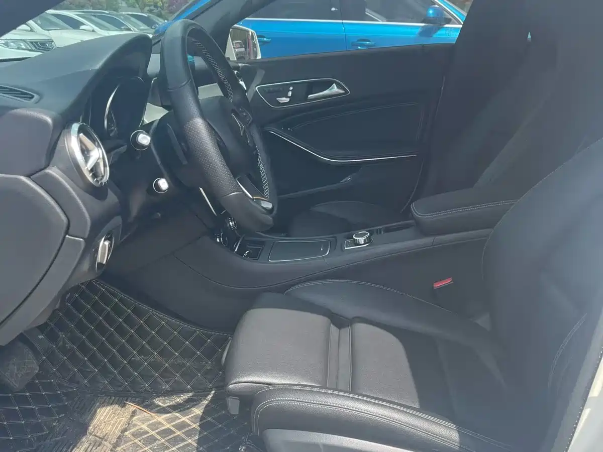 Mercedes-Benz CLA (Import) 2017 Facelift CLA 200 Style фото 4