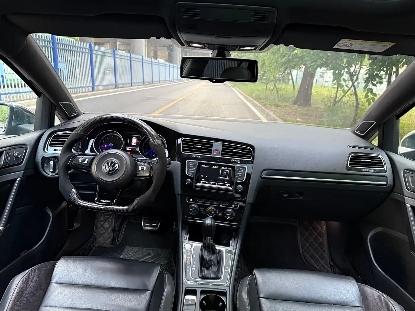 Volkswagen Golf (Import) 2015 2.0TSI R фото 12