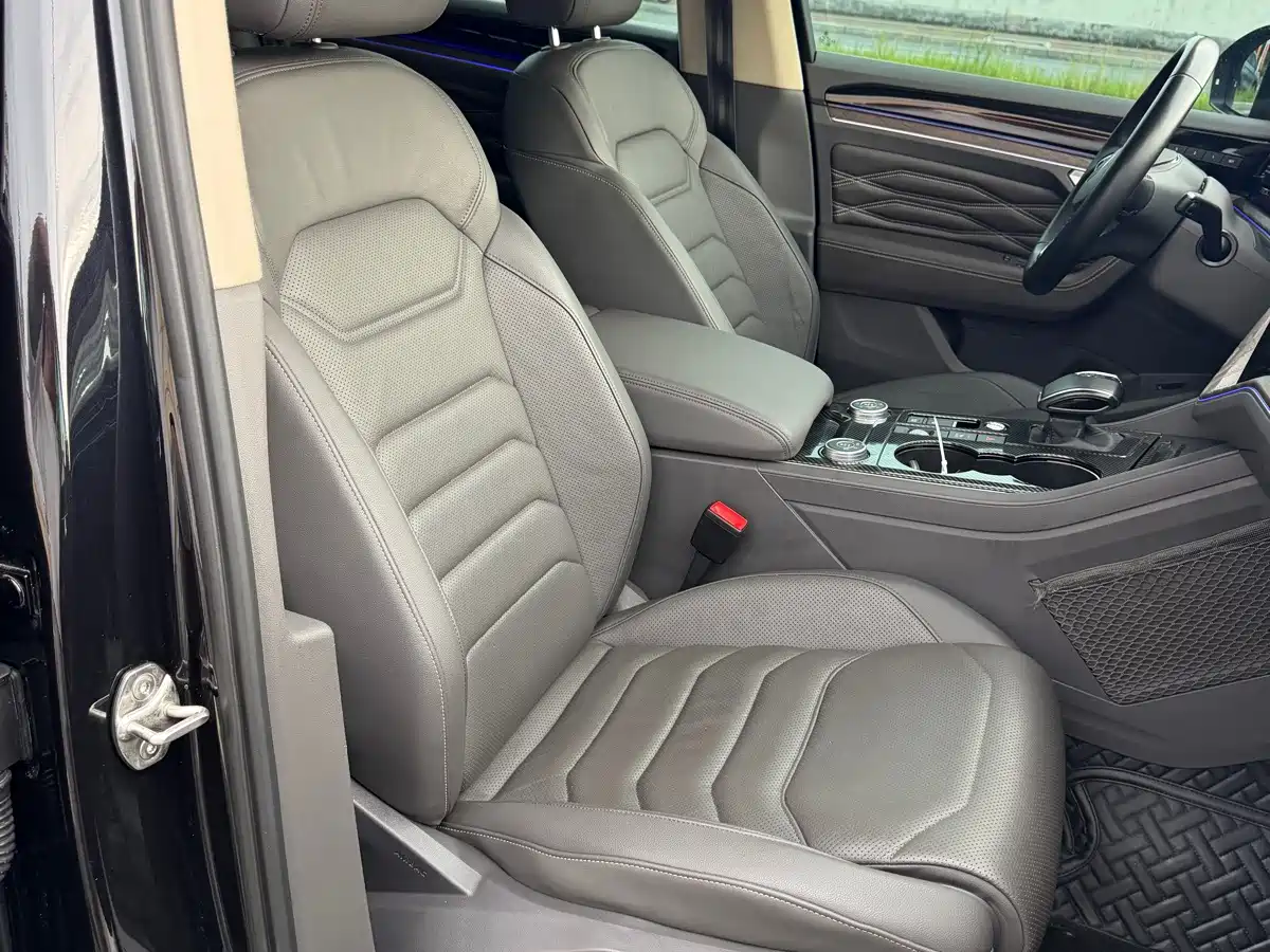 Фото 8 - Volkswagen Touareg