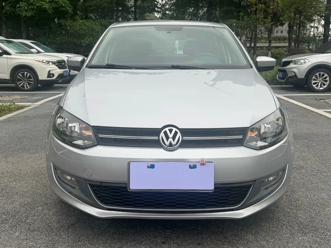Volkswagen Polo 2011 1.4L Automatic Cool Edition фото 2
