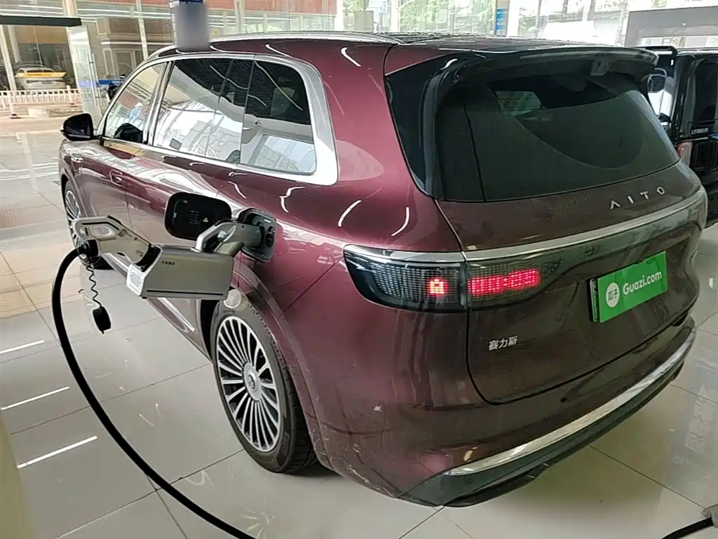 AITO Wenjie AITO M8 2025 Model Extended Range Ultra Edition 53.4kWh 5-Seater фото 5