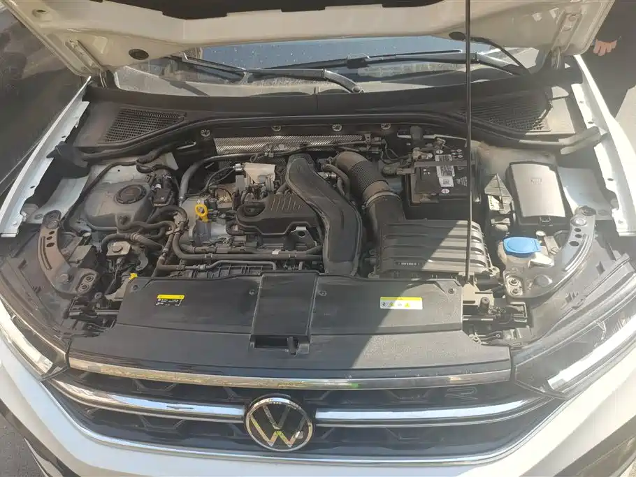 VOLKSWAGEN T ROC EXPLORING SONGS