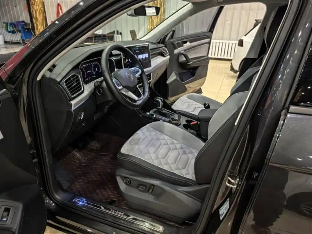 Volkswagen Tayron 2024 300TSI 2WD Luxury Plus Advanced фото 13