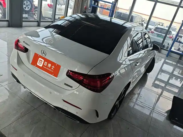 Mercedes-Benz A-Class 2023 A 200 L Fashion — фото 4