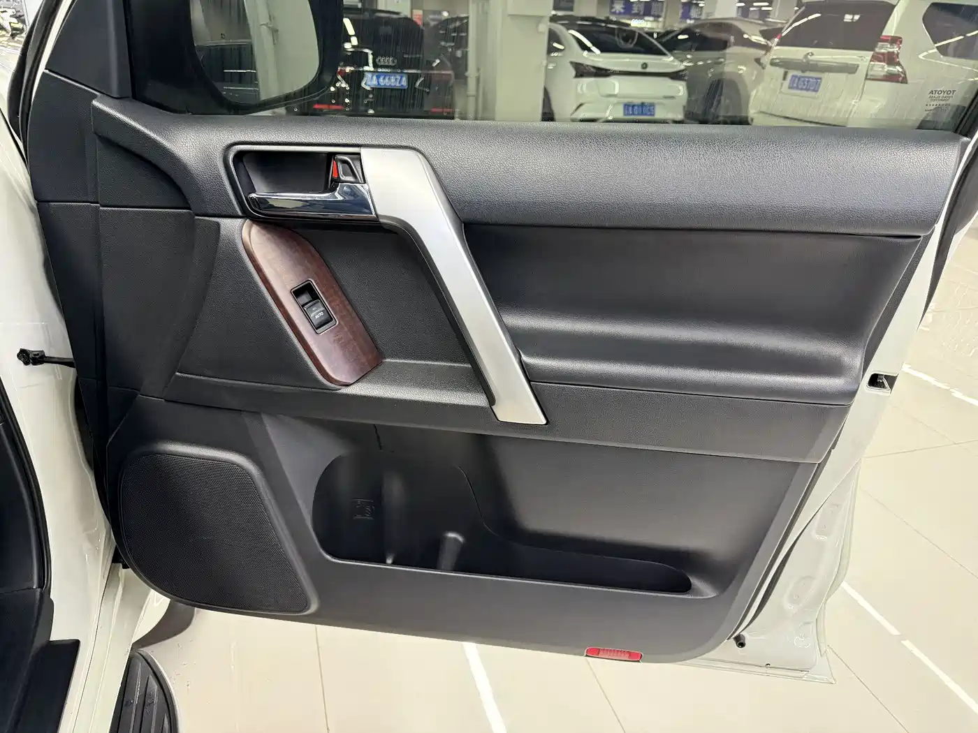 Toyota Prado 2016 3.5L Auto TX-L NAVI фото 5