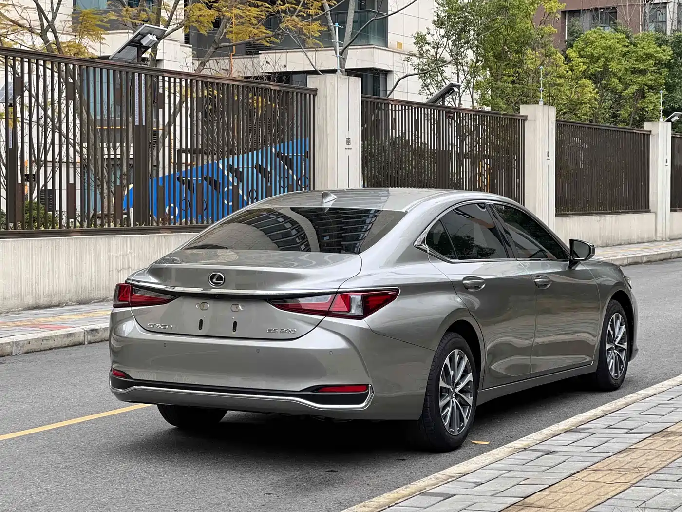 Фото 5 - Lexus ES