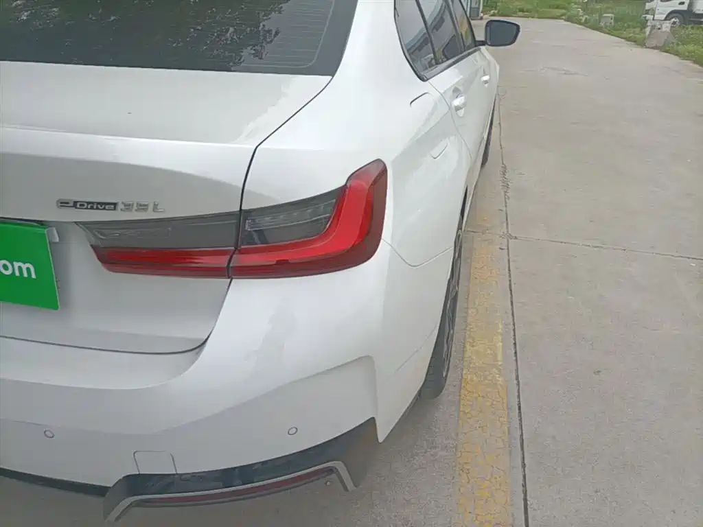 BMW i3 2025 eDrive 35 L фото 8