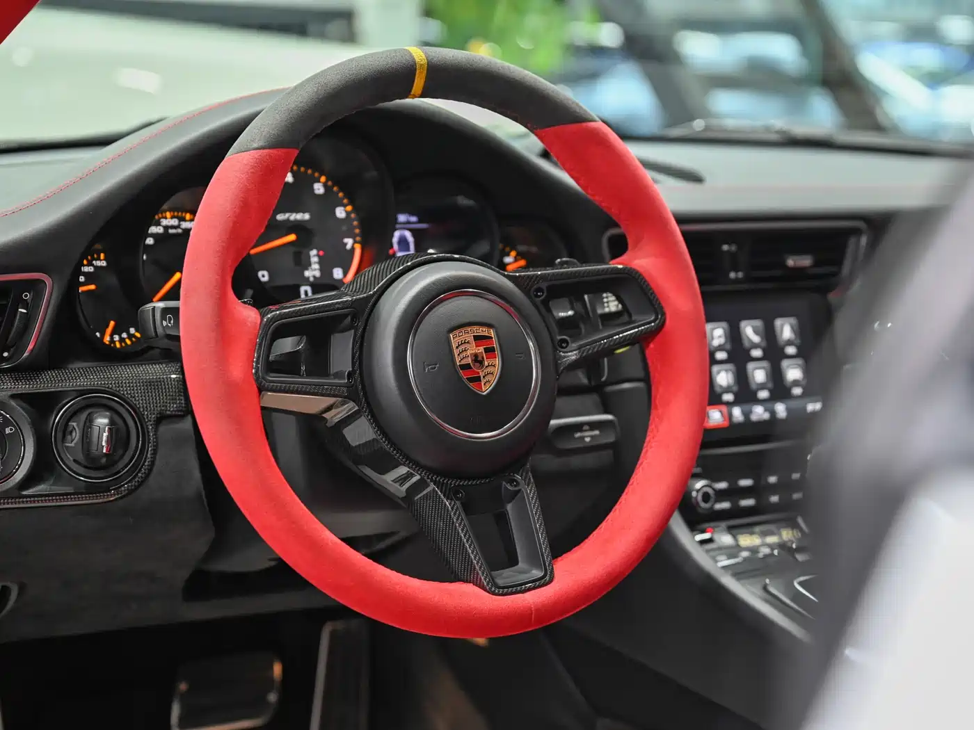 Porsche 911 2018 GT2 RS 3.8T фото 11