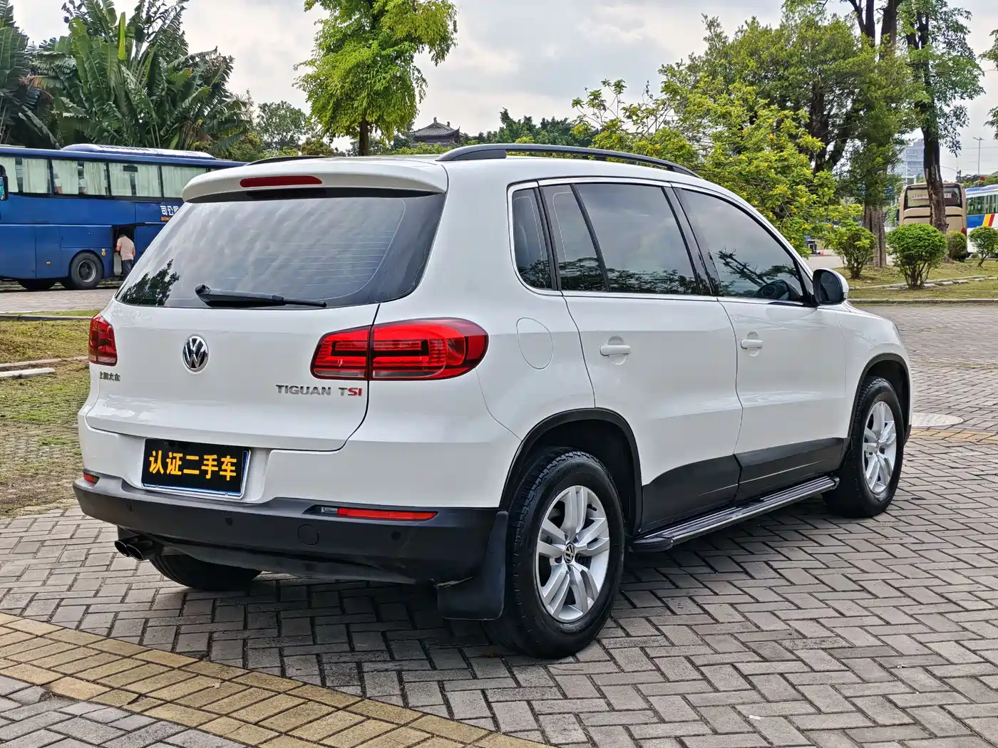 Volkswagen Tiguan 2015 1.8TSI Automatic 2WD Trendline фото 6