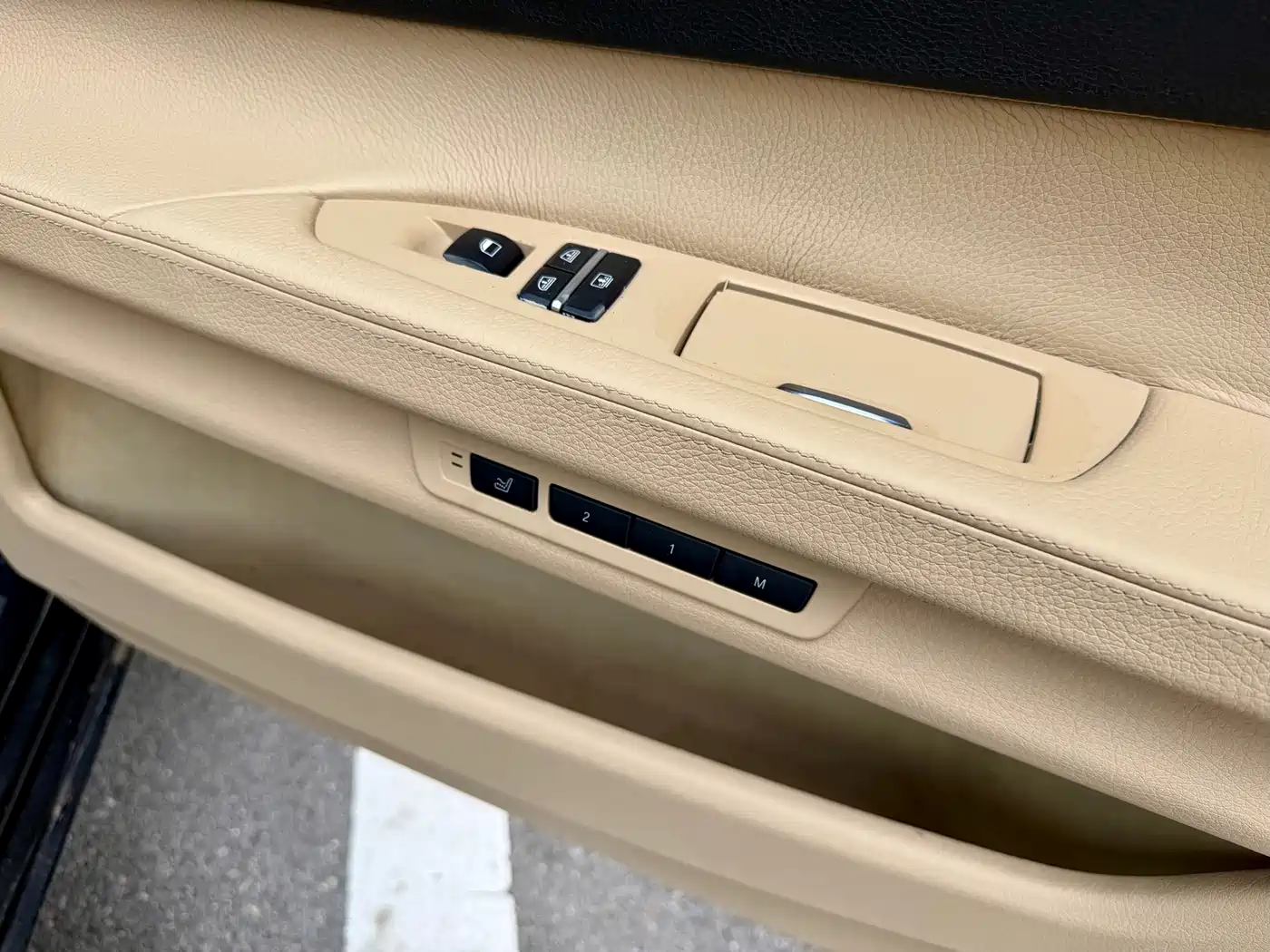 BMW 7 Series 2011 730Li Elegance фото 16