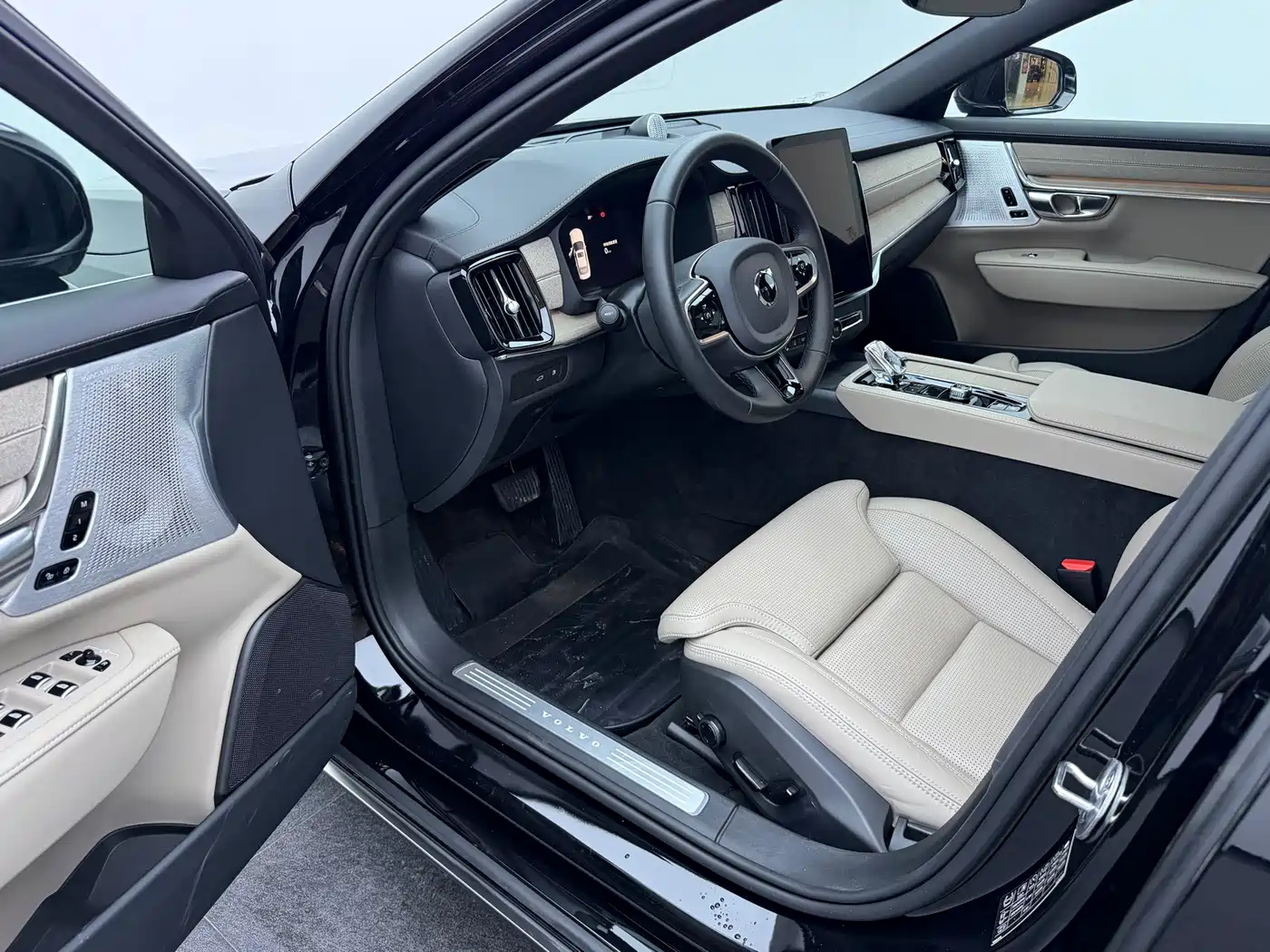 Volvo S90 Plug-in Hybrid 2026 Plug-in Hybrid AWD Long Range Elegance Luxury фото 6