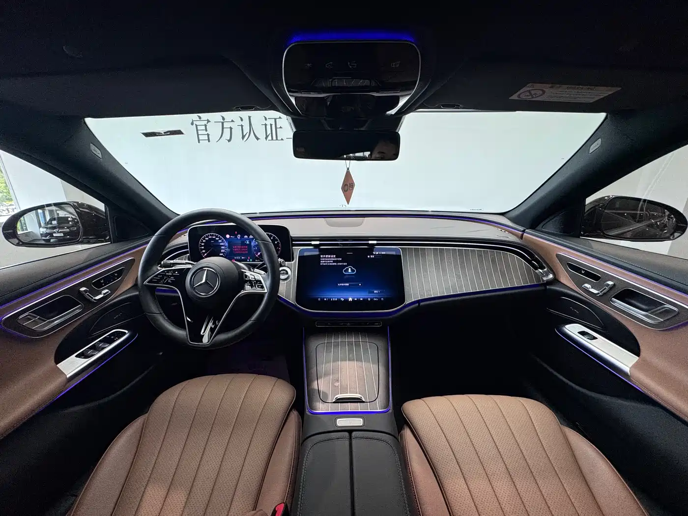 Mercedes-Benz E-Class 2024 E 300 L Fashion фото 15