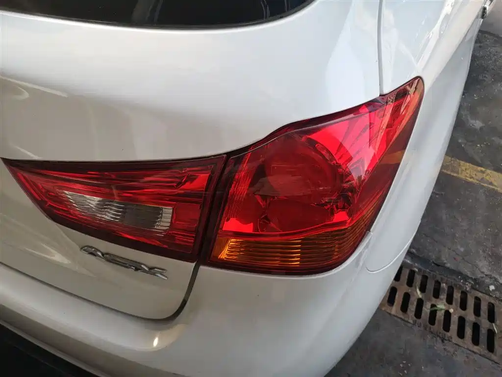 Mitsubishi ASX 2016 2.0L CVT 2WD Excellence Edition фото 8