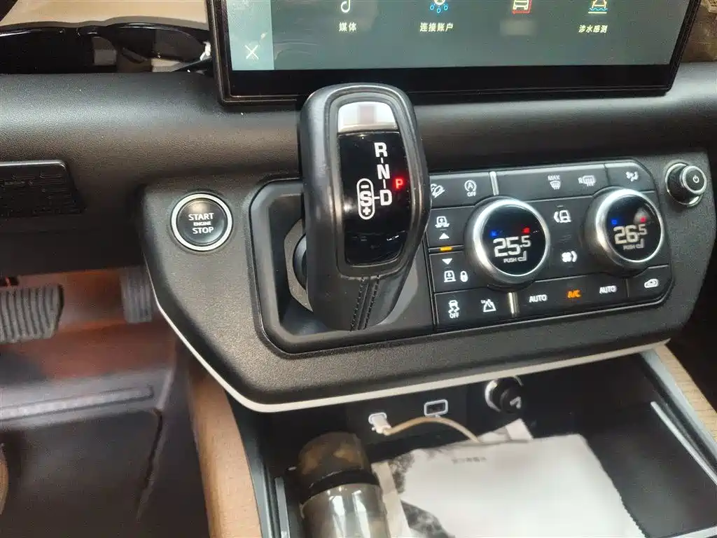 Land Rover Defender 2022 110 P400 X-DYNAMIC HSE фото 7