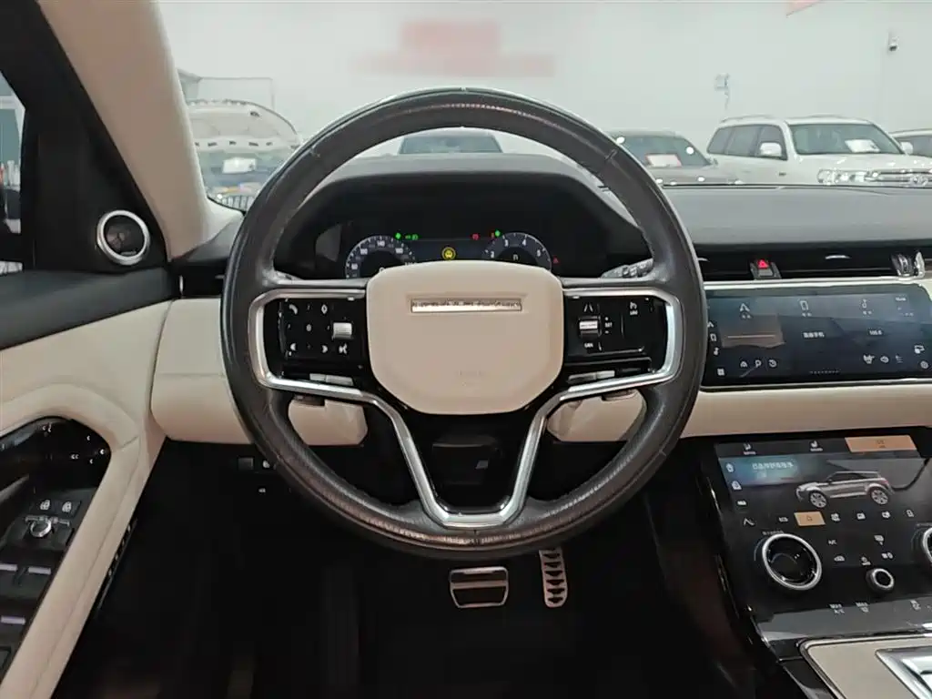Land Rover Range Rover Evoque 2023 Range Rover Evoque L 249PS Luxury Edition фото 11